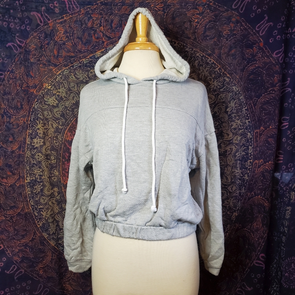 Olivia & Vivian Light Gray Cropped Hoodie Sweatshirt Womens Juniors Size Medium